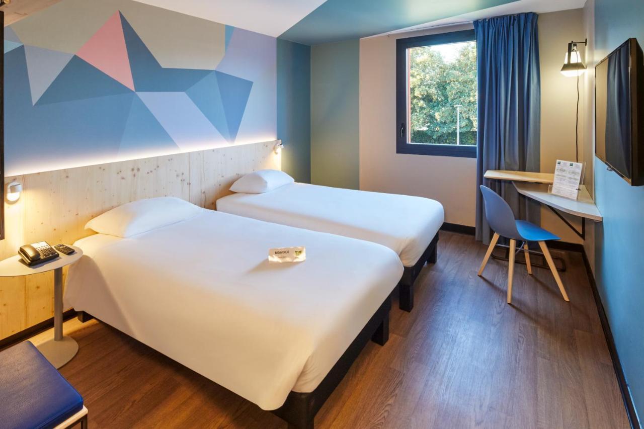 Отель Ibis Styles Evry Lisses Экстерьер фото